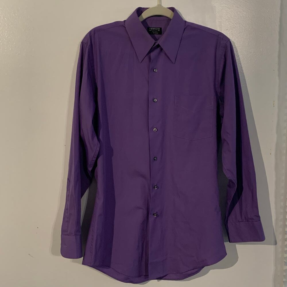 Arrow men’s long-sleeve button-down dress shirt (Size Medium)